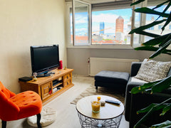 Bel appartement de 55 m2, dans résidence sécurisée, au calme situé à 400 m de la  Gare Part Dieu - Proche toutes commodités Entire condo vacation rental 45067981