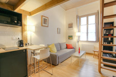 Cozy studio, near Place Bellecour in Lyon, in a popular area, and right in the c Lyon, France Nice warm studio near Bellecour Entire rental unit vacation rental 42225249