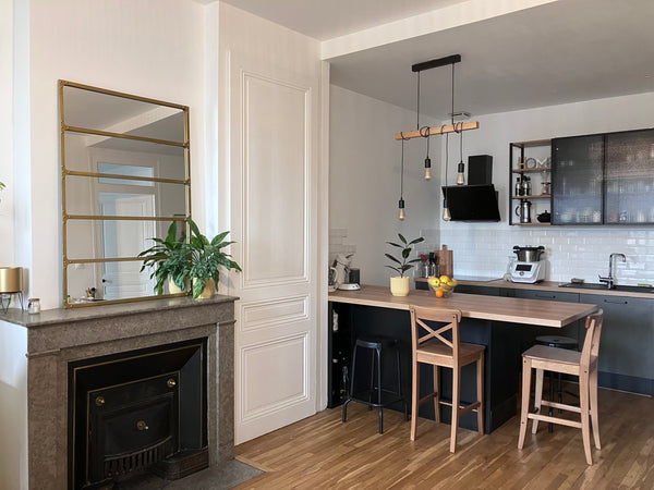 Charmant T2 ancien, rénové récemment. Extrêmement lumineux, belle hauteur sous p Lyon, France Charmant appartement proche Part-Dieu - Parking Entire rental unit vacation rental 12517013