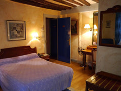 I have a hotel reservation at the Hotel les Degrés de Notre Dame, Paris. Very ce Swindon, United Kingdom Double Room at Hotel in Paris Private room in townhouse vacation rental 10584066