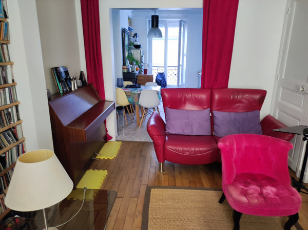 Le charme de l'ancien dans un appartement refait neuf offrant toutes commodités. Paris, France Le charme parisien  très bien situé Entire rental unit vacation rental 9945838