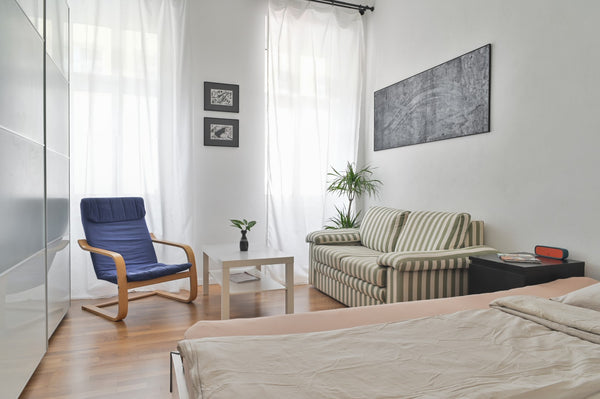 I rent a room in my beautiful, renovated apartment, a 3-minute walk from the sub Vienna, Austria Private Room - close to subway - 15 min to center Private room in condo vacation rental 30057568