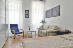 I rent a room in my beautiful, renovated apartment, a 3-minute walk from the sub Vienna, Austria Private Room - close to subway - 15 min to center Private room in condo vacation rental 30057568