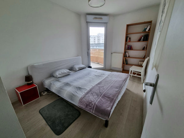 Le logement se trouve à 10 minutes à pied de la Gare de La Part Dieu et à 2 minu Lyon, France Chambre privée - Lyon Private room in rental unit vacation rental 758683943410764857