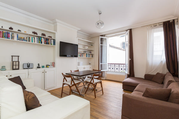 Our 1 bedroom ground floor (first floor US) apt faces a very quiet garden courty France Calm apt in the Center of Paris - Ideal Location Entire rental unit vacation rental 19589173