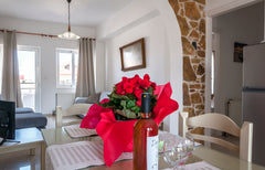 Fully-equipped Apartment with large sitting room, lots of balconies, fully-equip Royal Tunbridge Wells, United Kingdom Large Apartment with pool. Entire condo vacation rental 29867546