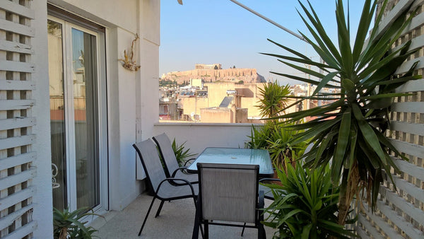 Traditional sunny Athenian apartment in the heart of the city. Only a 10 minutes Athens, Greece Acropolis View - (10 minutes walk from it)! Entire rental unit vacation rental 30461387