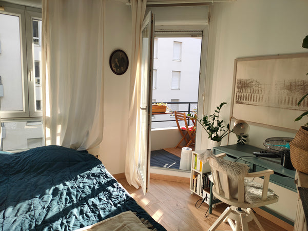 Je vous propose de poser vos valises dans une chambre privée chaleureuse, calme  Annecy, France Jolie chambre privée - accès balcon proche métro Private room in rental unit vacation rental 670749424927629818