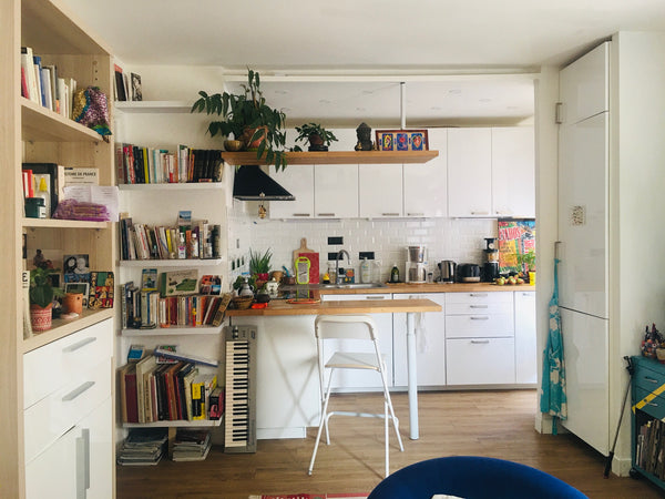 Welcome Home! :)<br />This is a nice apartment in the center of Paris, close to  Paris, France Lovely flat in center / Appartement charmant 75011 Entire rental unit vacation rental 3236643