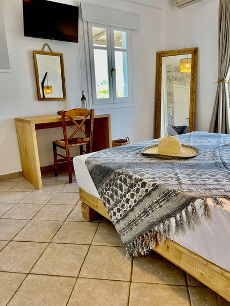 Located a few minutes from Aliki beach, top destination for idyllic turquoise wa Paros, Greece Apartment Sea view Private room in rental unit vacation rental 44259169