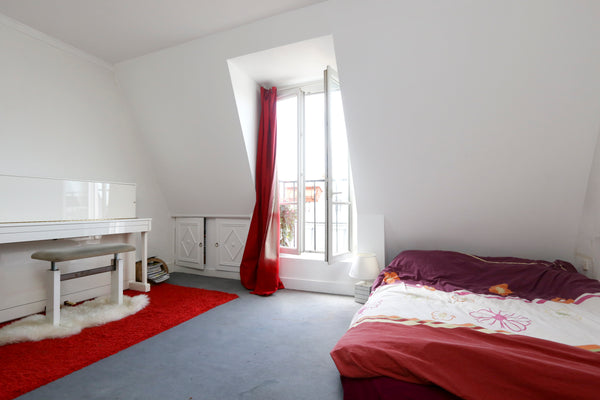 I rentmy room  in the center of Paris  ! Be welcome in this home full of sun ! M Paris, France TO RENT LOVELY ROOM M°GONCOURT Entire rental unit vacation rental 575535