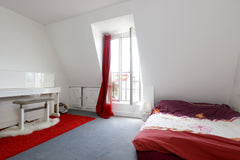 I rentmy room  in the center of Paris  ! Be welcome in this home full of sun ! M Paris, France TO RENT LOVELY ROOM M°GONCOURT Entire rental unit vacation rental 575535