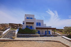 Maganos Frangiska EikosiEna is a Mykonos Apartment which enjoys a shared pool, j Peloponnisos Dytiki Ellada ke Ionio, Greece Magananos EikosiEna Entire rental unit vacation rental 39877955