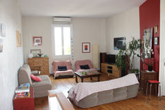 Maison située à 500 mètres de la barrière St Genes. Quartier calme et très proch Talence, France maison en pierre avec terrasse et clim Entire townhouse vacation rental 6625931