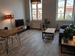 Bel appartement situé en plein coeur de la Croix rousse. <br />idéalement situé. Lyon, France Bel Appartement au coeur de la Croix Rousse Entire rental unit vacation rental 40173372