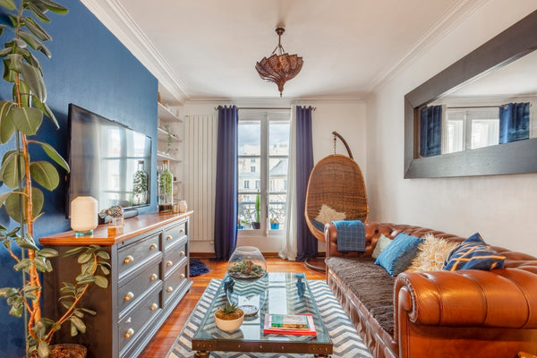 We love Paris. Giving tourists the opportunity to live in Paris as a real Parisi Paris, France Charming duplex flat (50m2) near subway (Line 12) Entire rental unit vacation rental 54377