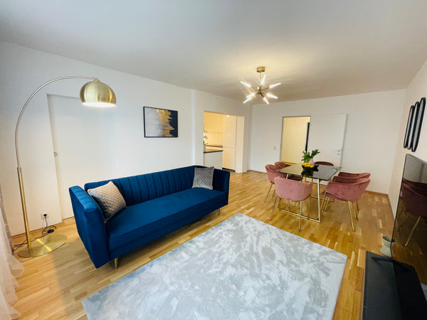 This spacious and luxurious apartment is far from ordinary. <br />We would like  Vienna, Austria 110m2, balcony, freshly renovated in hip location Entire condo vacation rental 617699157773163885