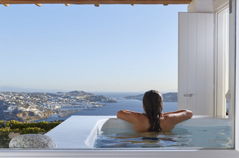 - Size 33m² -<br />Featuring an outdoor hot tub on a private spacious terrace wi Amare Mykonos | Suite sea view & outdoor hot tub Room in boutique hotel vacation rental 658619637563129387