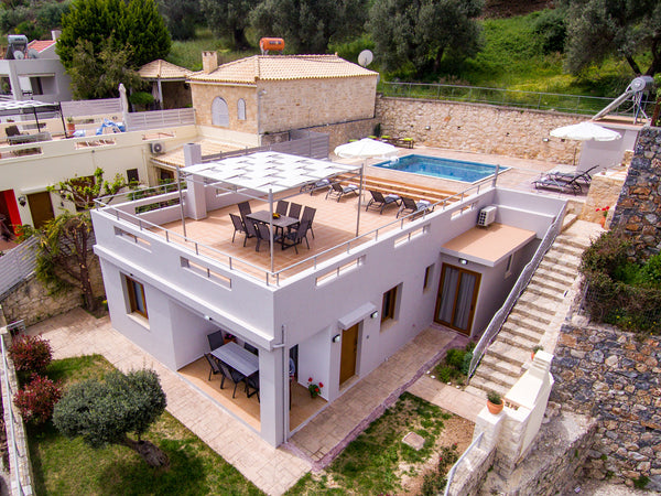 H Villa Belair βρίσκεται στην Αγία Τριάδα, σε απόσταση 11χλμ. από την πόλη του Ρ  Villa Belair Entire villa vacation rental 40418925