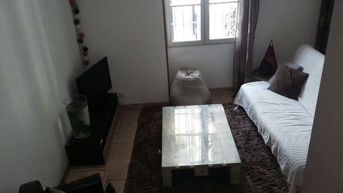 Appartement avec une chambre et un canapé lit, cuisine fonctionnelle avec tout l Bordeaux, France Appartement proche place VICTOIRE Entire rental unit vacation rental 8249132