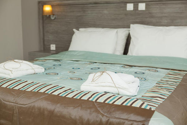 This comfy, ground floor and  recently renovated studio is located 50 meters fro  Seaside ground floor studio 40m from the beach Entire serviced apartment vacation rental 23375065