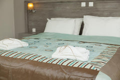 This comfy, ground floor and  recently renovated studio is located 50 meters fro  Seaside ground floor studio 40m from the beach Entire serviced apartment vacation rental 23375065