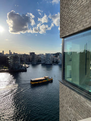 Experience 270 degree views from this stunning harbourfront apartment that has e New South Wales, Australia Exclusive waterfront apartment with sweeping views Entire condo vacation rental 650648913959500771