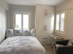 Cute little house next to Syntagma square and 2 km from the Acropolis museum. Lo GR Cute house at Lycabettus hill Entire condo vacation rental 646836533246433684