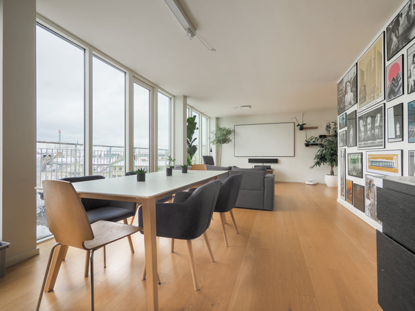 Stylish, spacious and located in the heart of the city, my flat can be ideal for  Beautiful top floor apartment with two balconies Entire rental unit vacation rental 53715412
