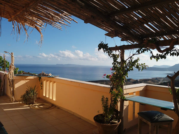 Attico studio con  una grande terrazza una veranda attrezzata e un romantico ang  Villa Emma Terrazza vistamare con BBQ vicino a Vai Entire guest suite vacation rental 12422994