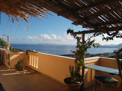 Attico studio con  una grande terrazza una veranda attrezzata e un romantico ang  Villa Emma Terrazza vistamare con BBQ vicino a Vai Entire guest suite vacation rental 12422994