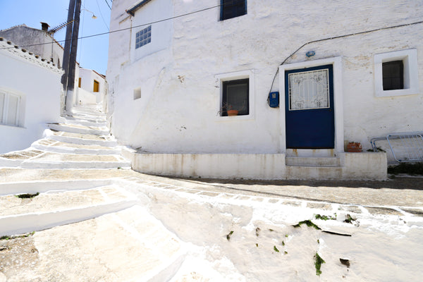 A small, traditional cycladic house weged in the alleys of the most photographed  Kythnos White Cycladic home vacation rental 48556785