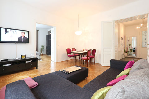 <b>The space</b><br />A sunny apartment just 15minutes walk away from Austria's  Vienna, Austria ♥Sunny apartment near Schönbrunn Entire rental unit vacation rental 925419