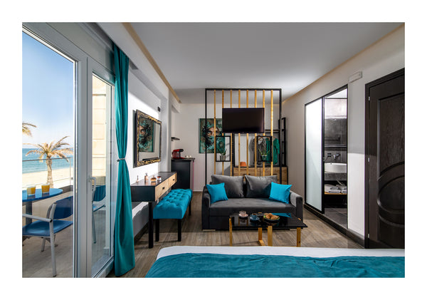 The composition of the property consists of a bedroom, a bathroom, a WC <br />Am  Deluxe Suite Sea View with Spa Bath Entire rental unit vacation rental 591774274401133420