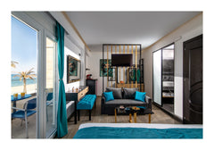 The composition of the property consists of a bedroom, a bathroom, a WC <br />Am  Deluxe Suite Sea View with Spa Bath Entire rental unit vacation rental 591774274401133420