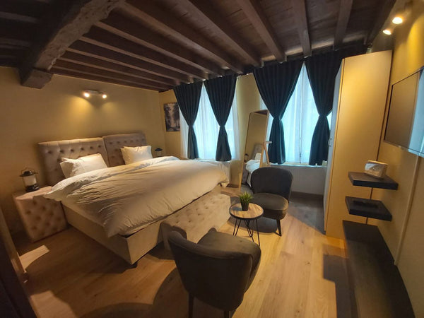 You will be right beside Grand-Place. You are access to historical places at cen  Apartment 7- Luxury 2-Bedroom in Grand-place Entire rental unit vacation rental 619907474421277165
