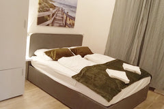 Ein schönes und modernes Zimmer mitten auf der berühmten Mariahilferstraße im Ze  Stylish & Elegant w/ Great View - Perfect Shopping Entire rental unit vacation rental 695783033689111508