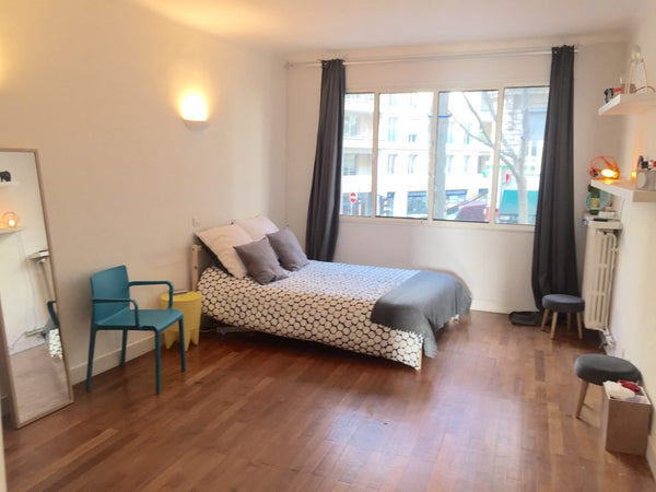 Appartement spacieux et agréable, proche métro et commerces, grand salon avec ba Lyon, France Bel appartement au coeur de Lyon Entire rental unit vacation rental 10240254