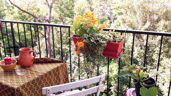 Agréable studio avec vue et balcon donnant sur la petite ceinture, mon logement  Paris, France Charmant studio avec balcon quartier Paris 14ème Entire place vacation rental 13665950