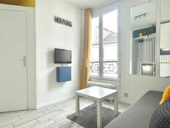 Dans un petit immeuble ancien du 11 éme arrondissement.<br />Réalisé par un arch Paris, France Studio d'Architecte 12m2 "Quartier Saint-Ambroise" Entire rental unit vacation rental 29252284