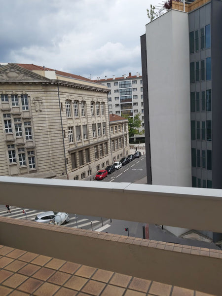 Bel appartement à 5 min à pied du métro/gare Jean Macé.Commerces au pied de l'im  T2 lumineux bien placé à Jean macé Entire rental unit vacation rental 50260081