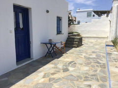 Lovely house located 0.5 km from the beach and 5 km from the port.<br /><br /><b Athens, Greece Lovely House near Agios Sostis beach Cycladic home vacation rental 29314636