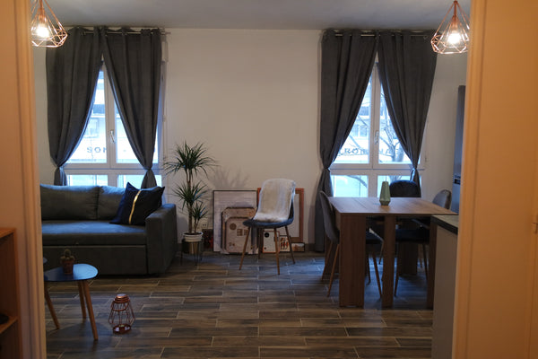 Studio cosy de 42 m² avec cuisine équipée (lave linge, lave vaisselle, four,plaq Lyon, France Joli studio cosy en centre ville Entire rental unit vacation rental 23658678