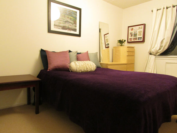 Our large, homey (1000 square foot!) 2 bedroom apartment provides TONS of natura New York, NY Rental unit in Queens · 2 bedrooms · 1 bed · 1 shared bath Private room in rental unit vacation rental 9999220