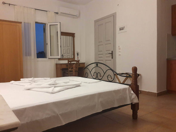Our family runs two summer houses for apartment rental in Aliki. All apartments  London, United Kingdom Stavento West-Studio flat 5 Entire rental unit vacation rental 17362044