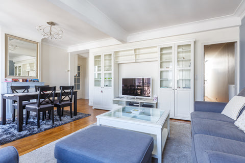 Bienvenue in my two-bedroom apartment in a typical Parisian building, with a lit Paris, France Stunning Parisian Apartment Overlooks Eiffel Tower Entire condo vacation rental 1390849