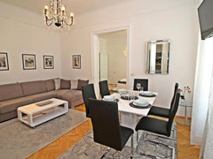 Moderne Ferienwohnung (63qm) mit Badewanne und offener Küche<br /><br /><b>The s Regensburg, Germany Ferienwohnung Kings (63qm) mit Küche und kostenfreiem WLAN (Ferienwohnung Kings) Private room in guesthouse vacation rental 53927930