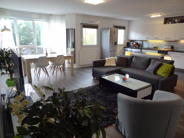 This beautiful and fully equipped 90 square meters apartment can sleep up to 6 p Divonne-les-Bains, France FAMILY APPT - 90m2 - PART-DIEU Entire rental unit vacation rental 12120578