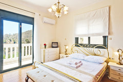 Tο Villa Maria, μια εξοχικη κατοικια, με εκπληκτικη θεα στο βουνο,σε μια ησυχη γ Greece "Villa Maria" Entire villa vacation rental 19177949