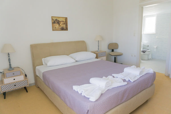Sunny apartment, 7-minute walk to beach, 3-minute walk to town center. Free park  Sunny apartment, 400m to beach. Free Parking. Entire rental unit vacation rental 25302562